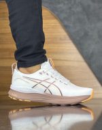 کفش رانینگ مردانه اسیکس مدل Gel-Kayano 32 – نهایت پایداری و راحتی برای دوندگان حرفه‌ای کفش رانینگ مردانه اسیکس مدل Kayano 32 یکی از پیشرفته‌ترین و پرفروش‌ترین کفش‌های دویدن در دنیا است که برای دوندگان حرفه‌ای و نیمه‌حرفه‌ای طراحی شده است. این مدل جدید از سری محبوب Gel-Kayano با فناوری‌های به‌روز، راحتی بیشتر و وزن کمتر، تجربه‌ای بی‌نظیر از دویدن را برای شما فراهم می‌کند. ⸻ ویژگی‌ها و مشخصات فنی کفش اسیکس Gel-Kayano 32: • :white_check_mark: برند: ASICS • :white_check_mark: مدل: Gel-Kayano 32 • :white_check_mark: مناسب برای: آقایان، استفاده در دویدن، تمرینات هوازی، پیاده‌روی طولانی • :white_check_mark: وزن: تقریبی ۲۹۰ گرم (برای سایز ۴۲ مردانه) • :white_check_mark: نوع زیره: لاستیکی ضد سایش با تکنولوژی AHAR+ • :white_check_mark: فناوری میانی: FlyteFoam:tm: + ژل GEL:tm: در پاشنه و پنجه برای جذب ضربه • :white_check_mark: ساپورت: پایداری بالا با فناوری Dynamic DuoMax:tm: • :white_check_mark: رویه: مش تنفس‌پذیر با طراحی ارگونومیک • :white_check_mark: درجه انعطاف‌پذیری: متوسط تا بالا • :white_check_mark: درجه ساپورت قوس پا: بالا (مناسب برای دوندگان با پرونیشن بیش‌ازحد) ⸻ مزایای کفش Kayano 32 اسیکس: • 🌬 تنفس‌پذیری فوق‌العاده برای جلوگیری از تعریق پا در مسافت‌های طولانی • 🦵 پایداری عالی برای دوندگان با پرونیشن (Pronation) شدید • :boom: کاهش خستگی پا با جذب مؤثر ضربات هنگام دویدن • :athletic_shoe: فیت بهینه با پا به لطف طراحی ارگونومیک و زبانه نرم • :arrows_counterclockwise: مناسب برای مسیرهای شهری و تردمیل ⸻ چرا Gel-Kayano 32 را انتخاب کنیم؟ اگر به دنبال کفشی هستید که هم برای دویدن‌های روزمره و هم برای تمرینات حرفه‌ای مناسب باشد، Gel-Kayano 32 انتخابی بی‌نقص است. این مدل نه‌تنها راحتی را در طول دویدن‌های طولانی حفظ می‌کند، بلکه با طراحی مدرن خود، ظاهری جذاب و اسپرت به استایل شما می‌بخشد.