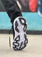 کتونی رانینگ مردانه هوکا مدل Hoka One One Bondi 8