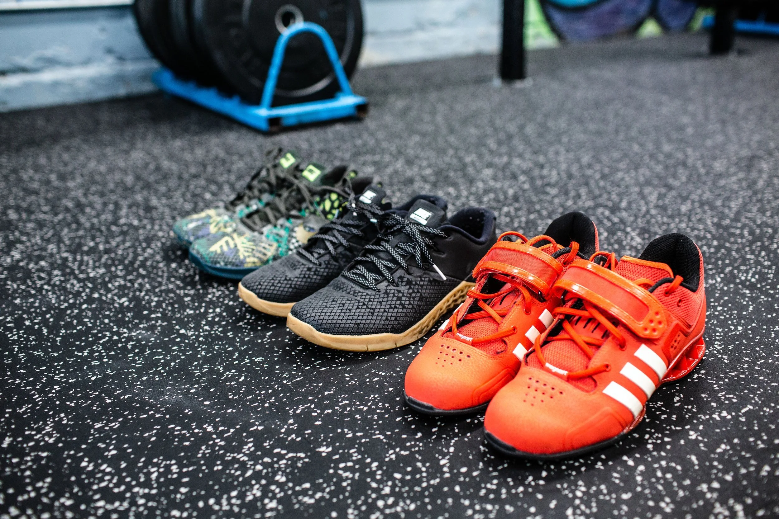 چرا باید هنگام ورزش کفش مناسب بپوشیم؟