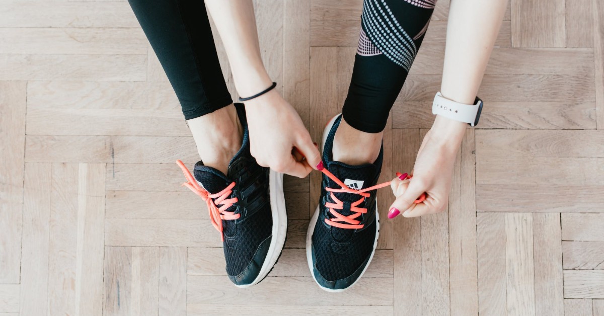 پوشیدن کفش ورزشی نامناسب و تنگ چه معایبی دارد؟