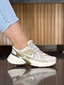 کفش کتونی چیست؟